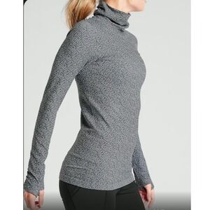 Athleta Flurry Peak Turtlneck Base Layer Gray Flecked Long Sleeve Shirt Sz M Top
